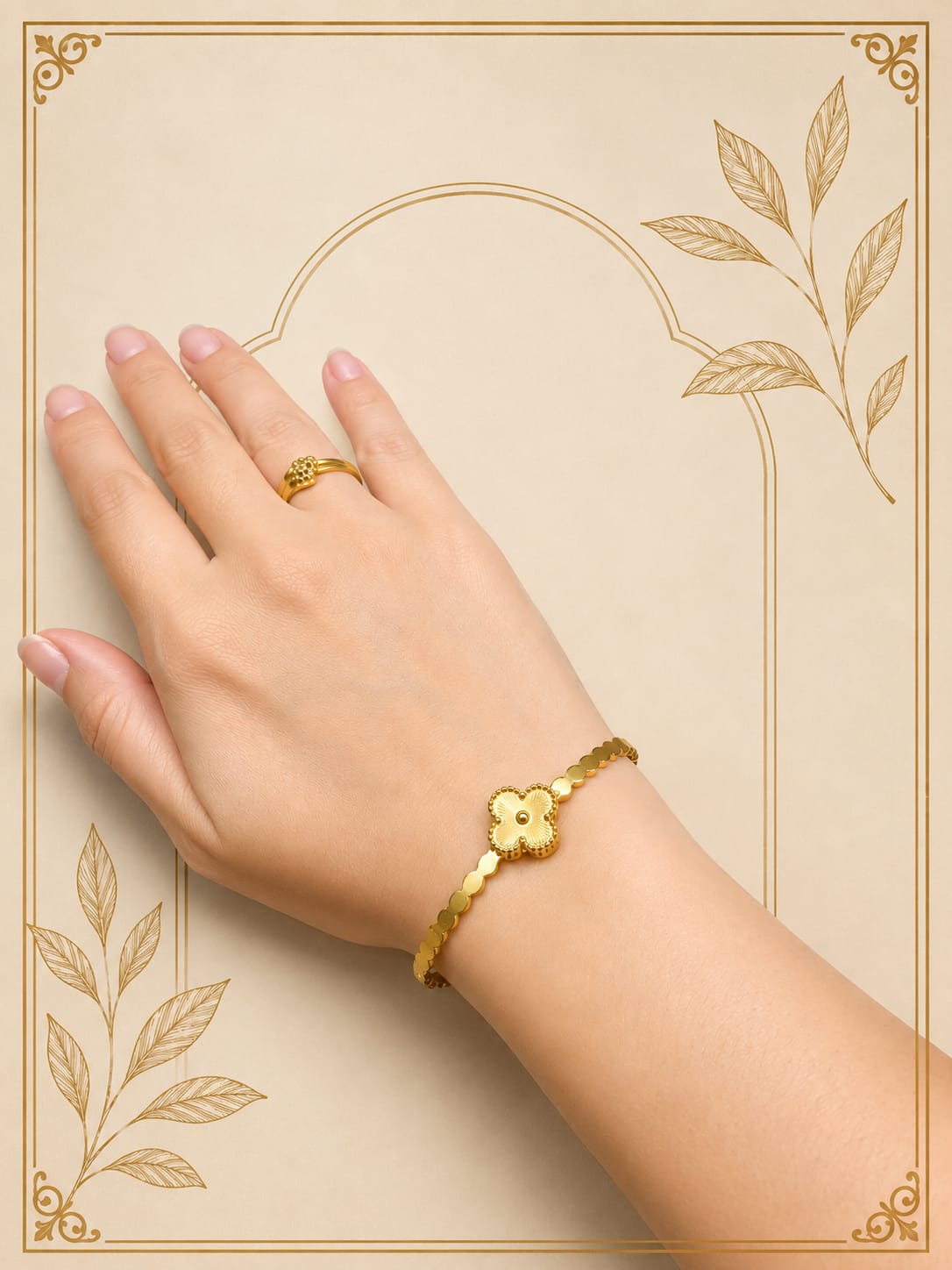 Gold clover bracelet