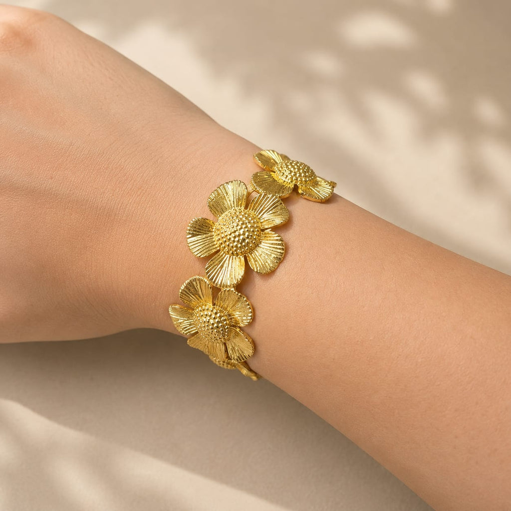 Flower motif bracelet