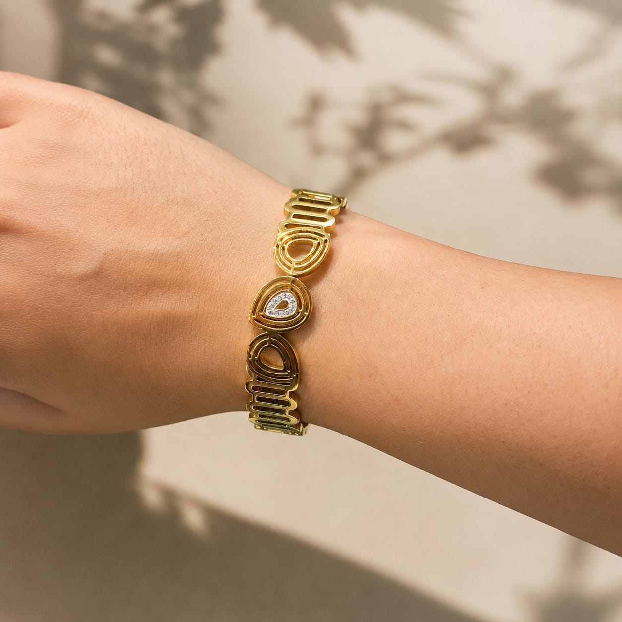 Petal gold bracelet