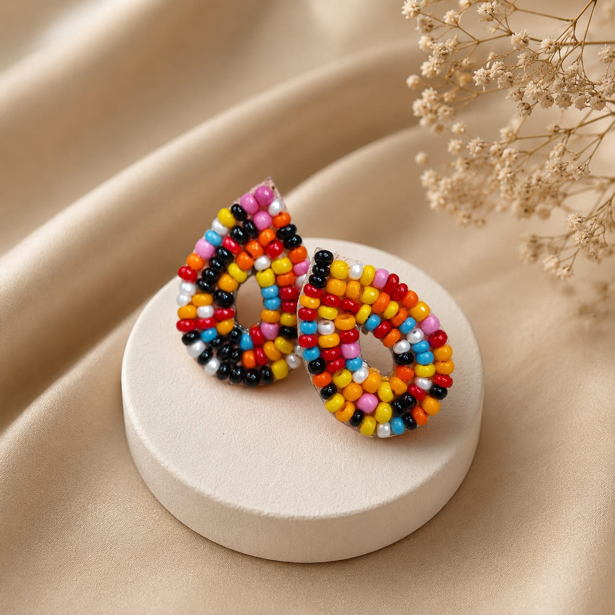 Multicolour earhops